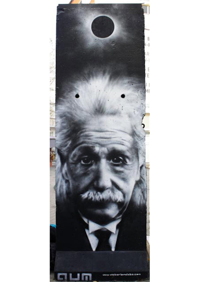 Albert Einstein en el muro de Berlín